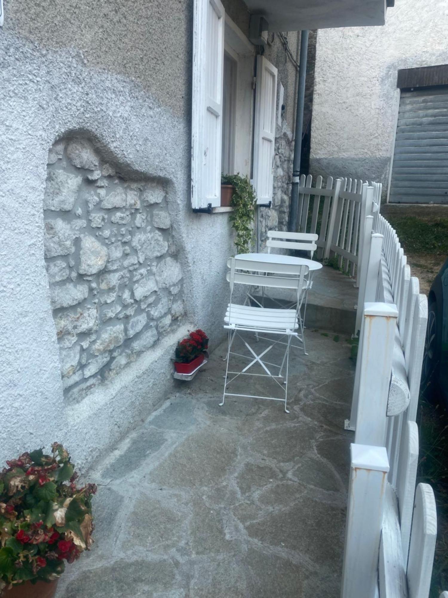 Jolie Petite Maison Chez Barbara Garbagna Exterior photo